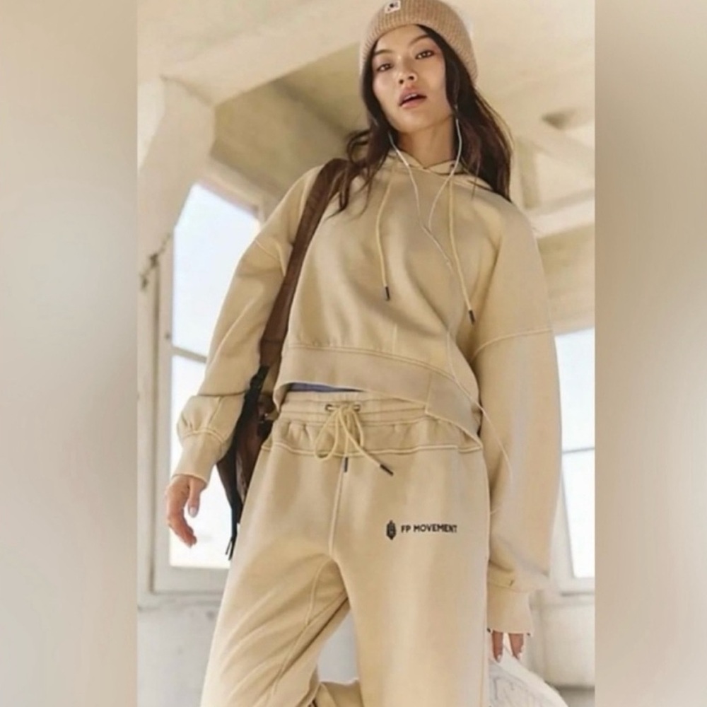 NWT Free People Movement Undefeated Set in Magnolia - Size Medium
